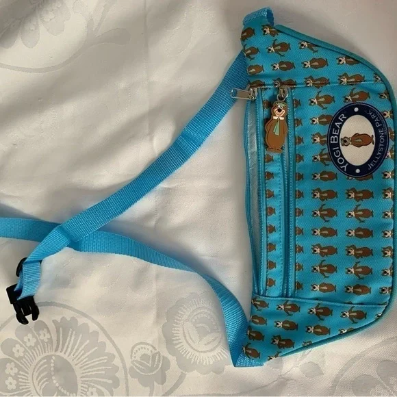 Yogi Bear Jellystone Park bum bag fanny pack, adjustable straps, - Picture 6 of 9